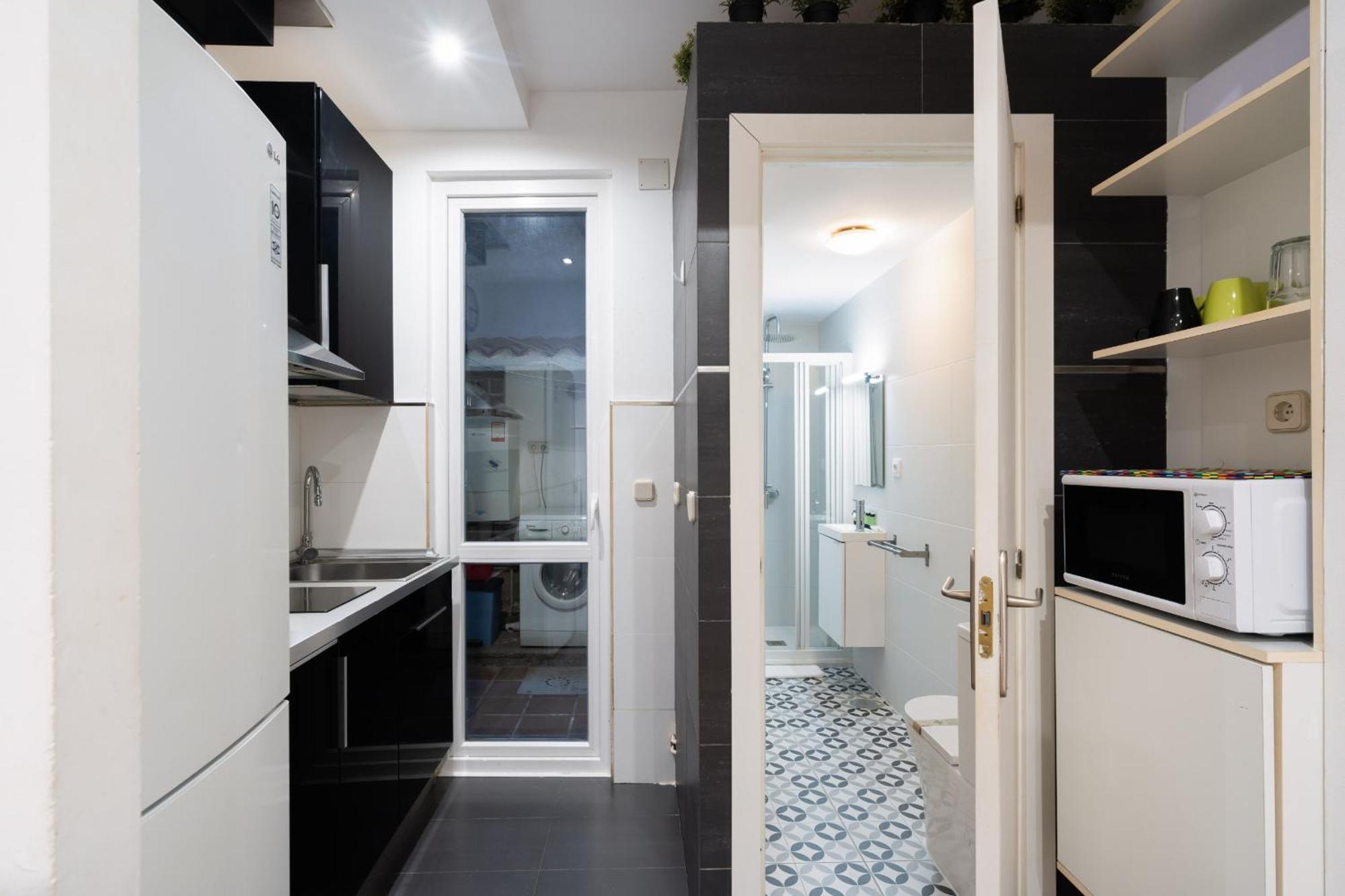 Apartamento En La Plaza De Lavapies Alquiler Temporal Madrid Kültér fotó